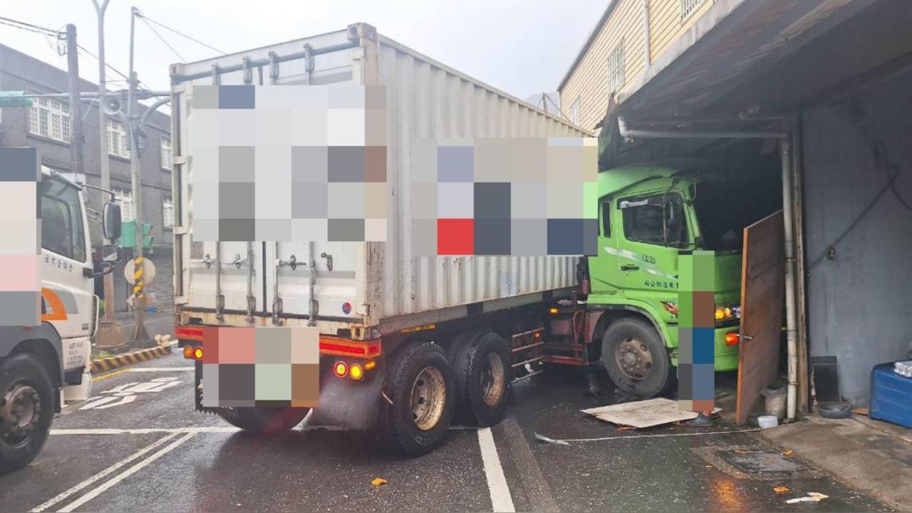 快新聞/宜蘭聯結車自撞民宅 原因竟是「這個」!