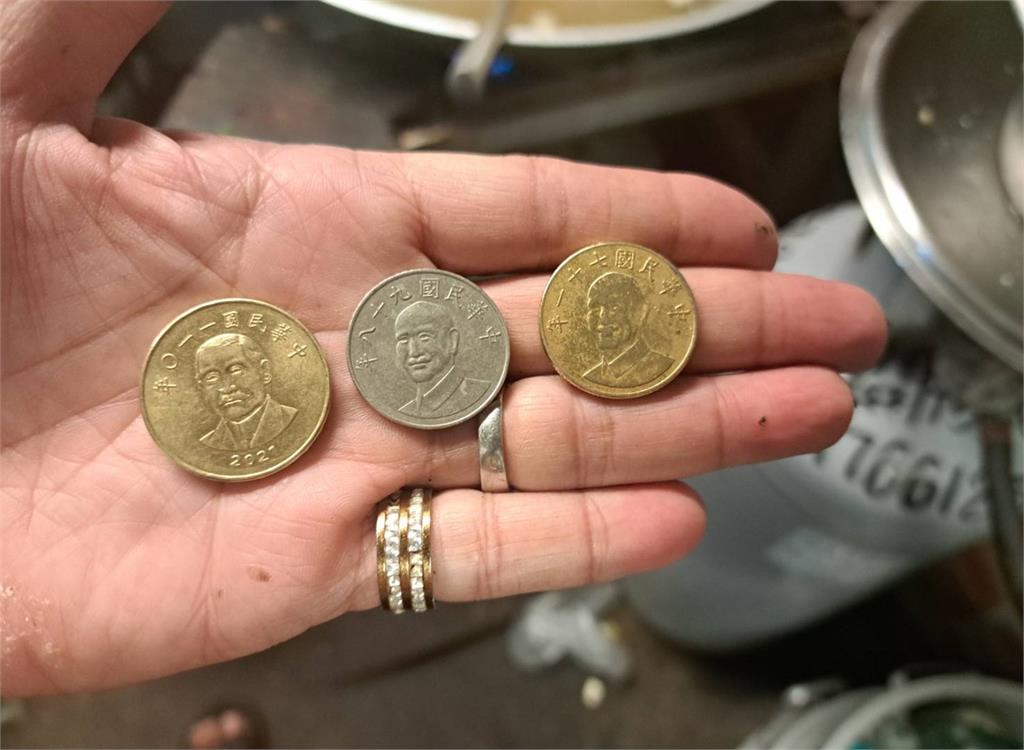 快新聞／「金色10元」偽裝50元！　受害老闆傻眼：想不到真有這種人