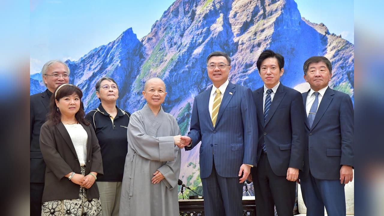 快新聞／普發1萬可不拿？接見釋昭慧　卓榮泰：研議增設「不領選項」