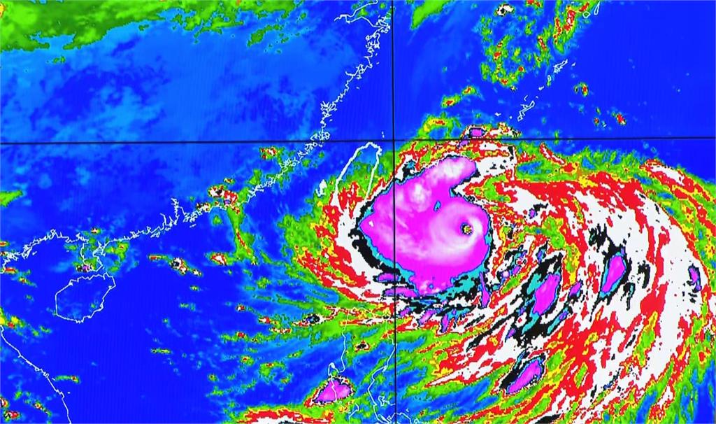 快新聞／強颱「軒嵐諾」暴風圈又長胖30公里！　明後天北台灣防劇烈降雨