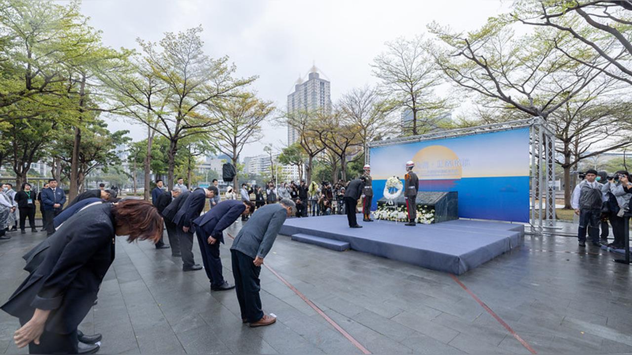 228紀念儀式出狀況！現場竟播「情人節歌曲」家屬傻眼怒：又不是結婚