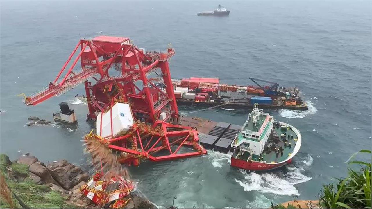 中國籍貨輪擱淺新北野柳近1年 船體估月底拖至韓國