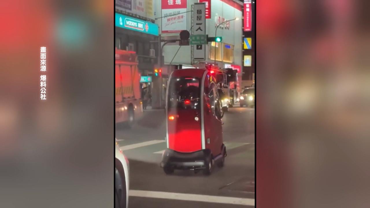 桃園龍潭"爆改四輪車"走快車道 網驚:這車升級版要18萬