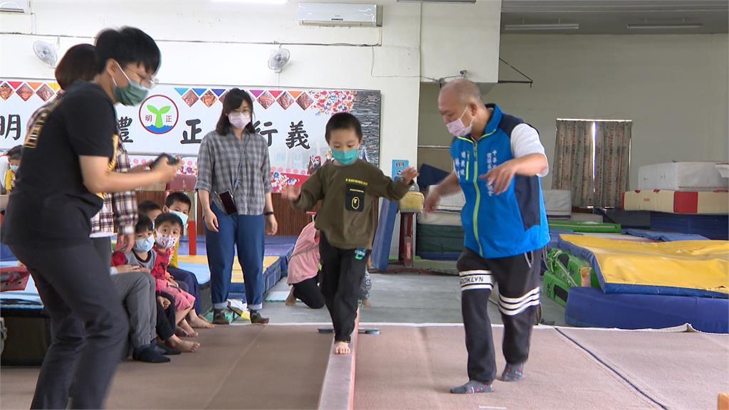 運動教育！自閉症兒童練體操　透過肢體鍛鍊培養專注力