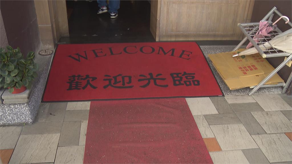 包租婆控餐廳「迎賓紅毯」害摔車　怒告求償219萬結局曝光