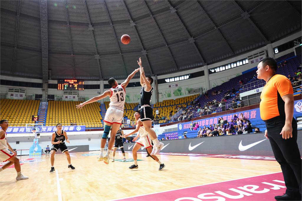 HBL男甲預賽開打 新竹光復高中展現實力首戰大勝北市成功高中