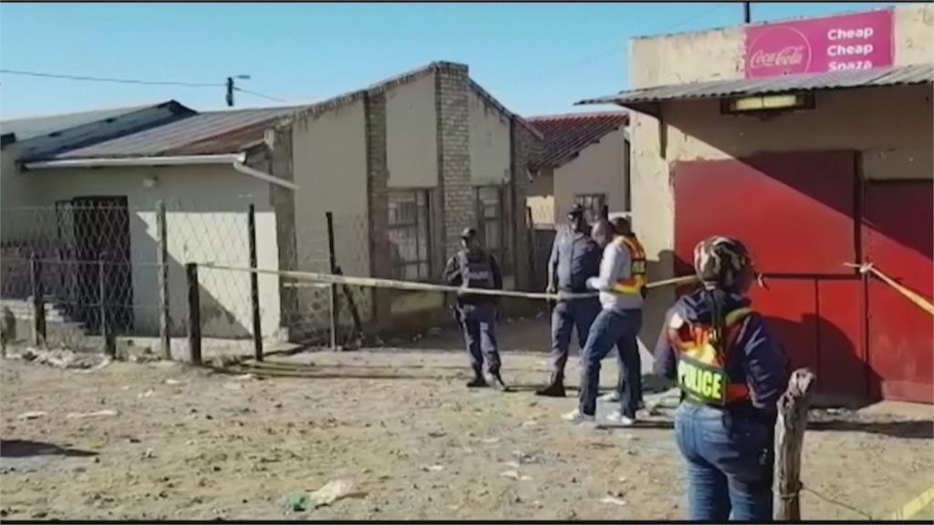 南非驚傳22名學生夜店猝死！最小年僅13歲　警政部長落淚：一場悲劇
