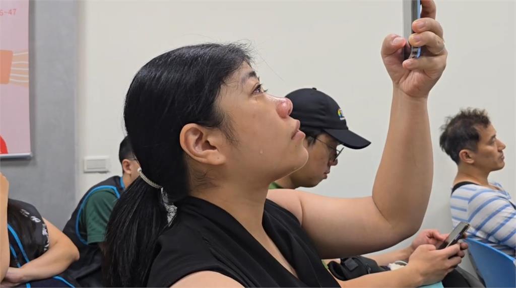 快新聞／罷免票數懸殊！雙和支持者看開票　現場流淚畫面曝光