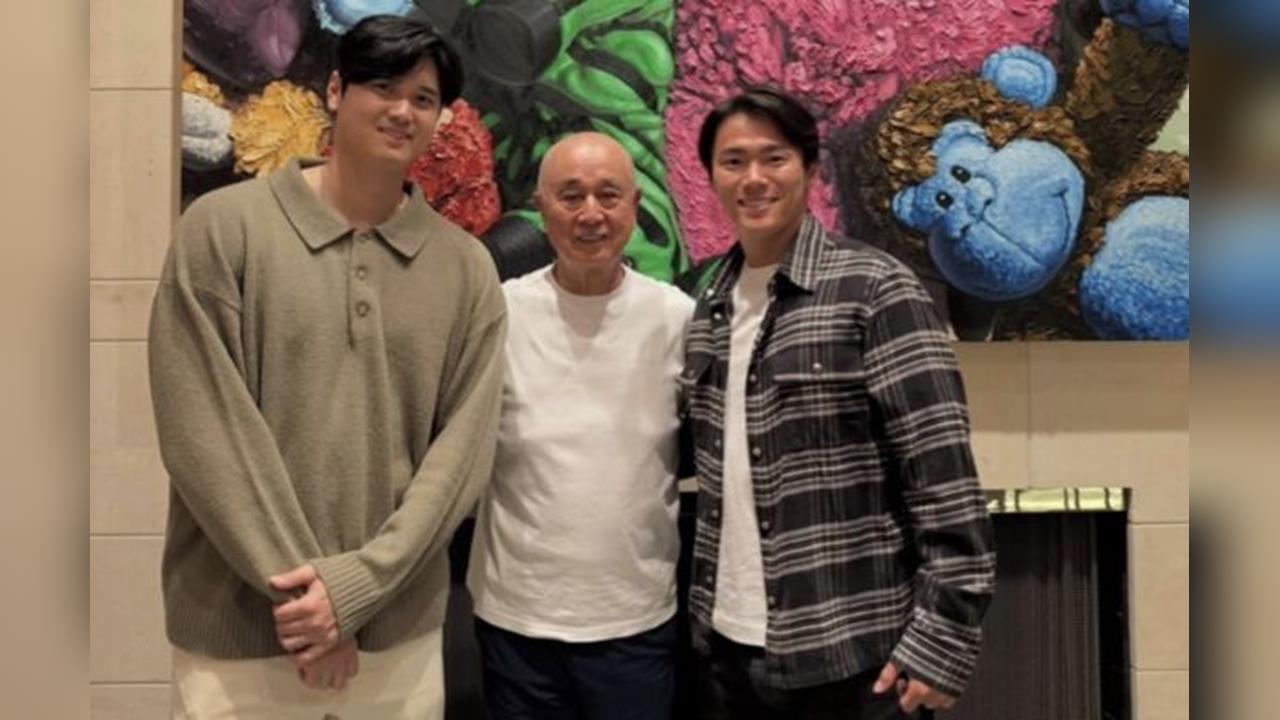 大谷翔平私服現身米其林餐廳,本人「超大隻」有夠壯引網友熱議。(圖/松久信幸IG)