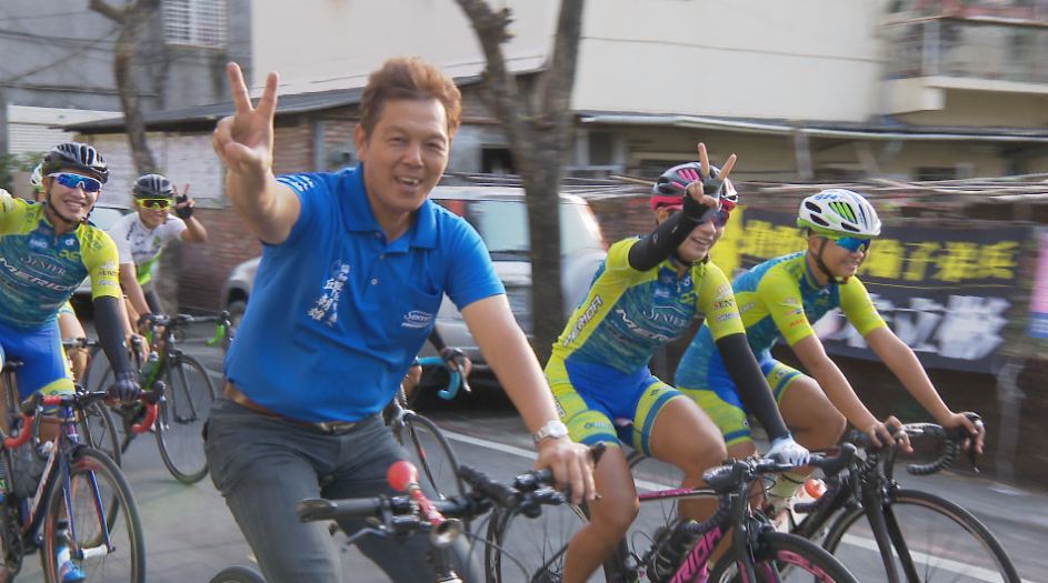 里長候選人另類造勢 自由車國手陪同拜票