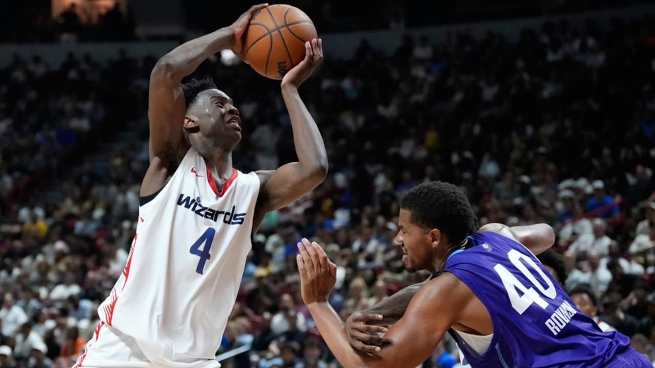 NBA(影)/天賦滿點!新科狀元神龍擺尾「一打三爆扣」巫師一票明星隊友場邊看