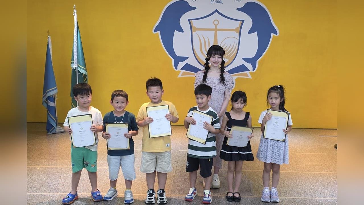 綜合／棋業棋士改當校長？「圍棋女神」黑嘉嘉助百位萌娃挑戰AI圍棋檢定