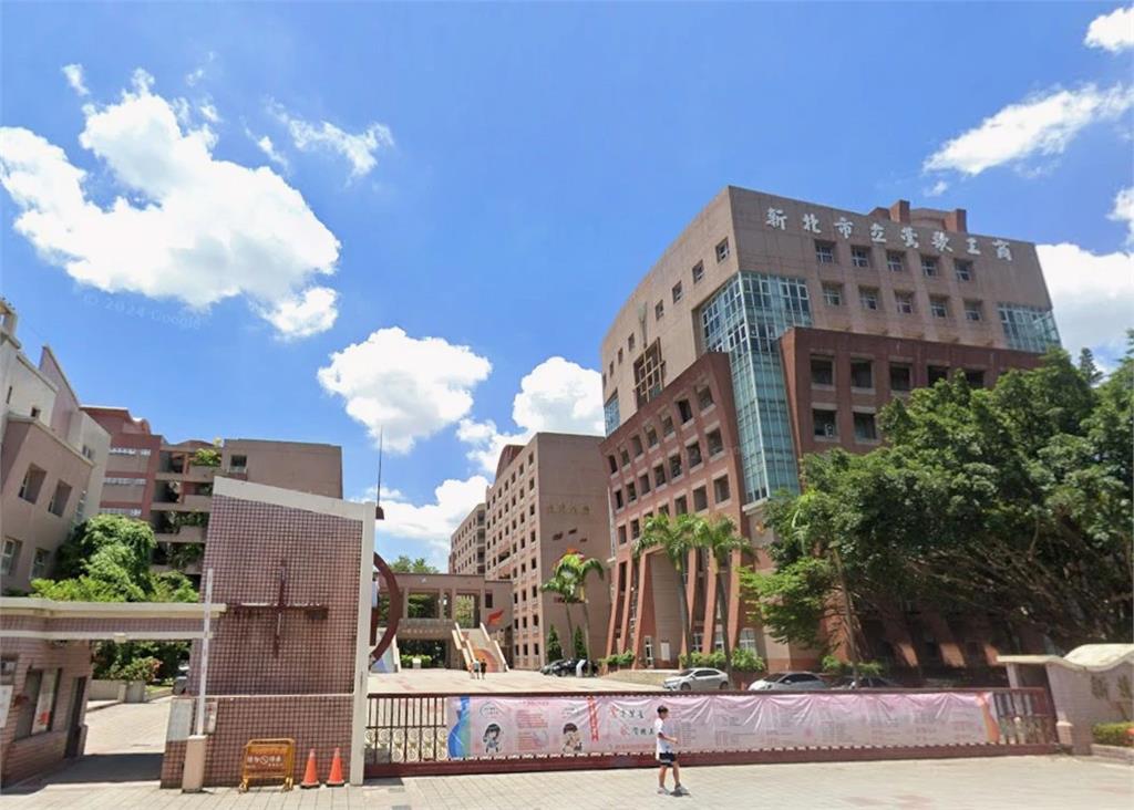 快訊／鶯歌工商新生報到傳意外　電梯故障8人受困