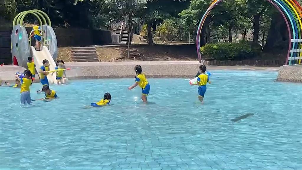 炎夏消暑衝一波　暖暖迷你戲水公園開放