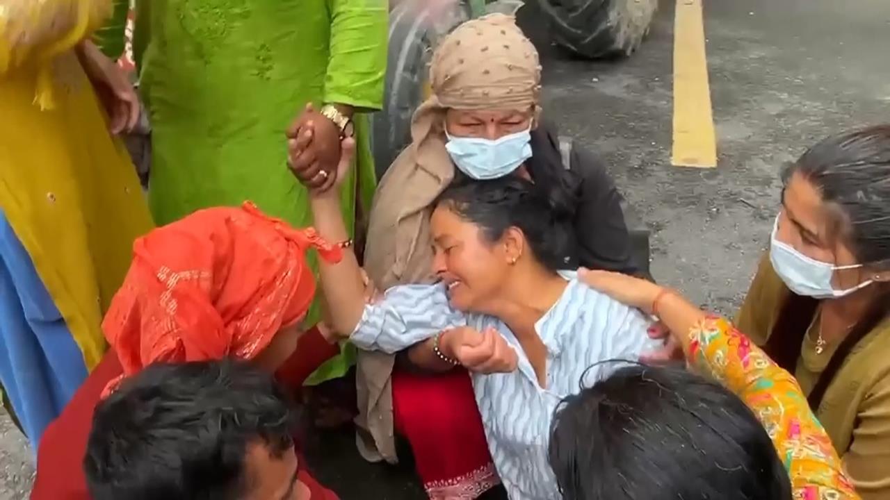 尼泊爾無名屍腐爛傳惡臭　當局急挖坑就地埋葬