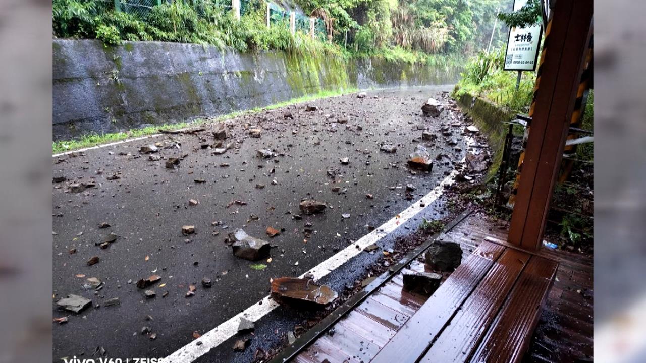 苗栗泰安鄉緊急停班課! 大安道吊橋段驚現石頭雨