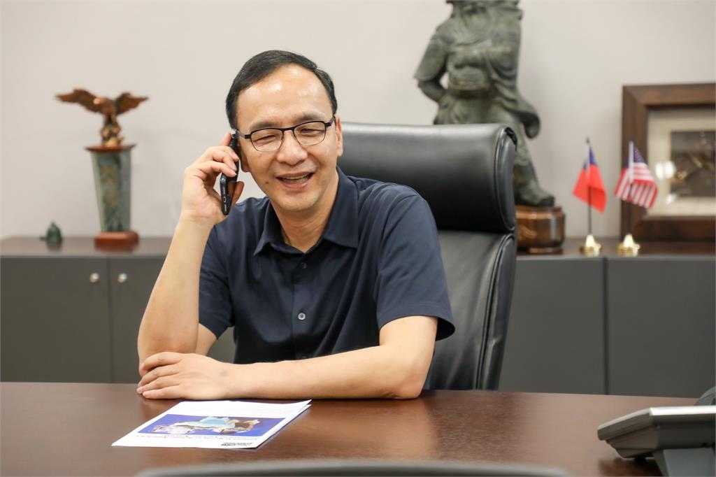 選情堪憂?張亞中籲朱立倫「交出兵權」 她反批侯友宜「沒做1事」