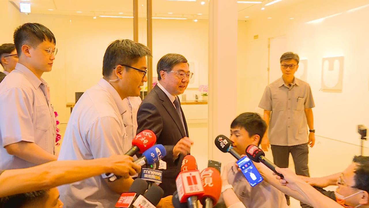 快新聞／賴清德出訪暫緩！柯文哲竟喊「搞不好他很高興」　卓榮泰妙答回擊了