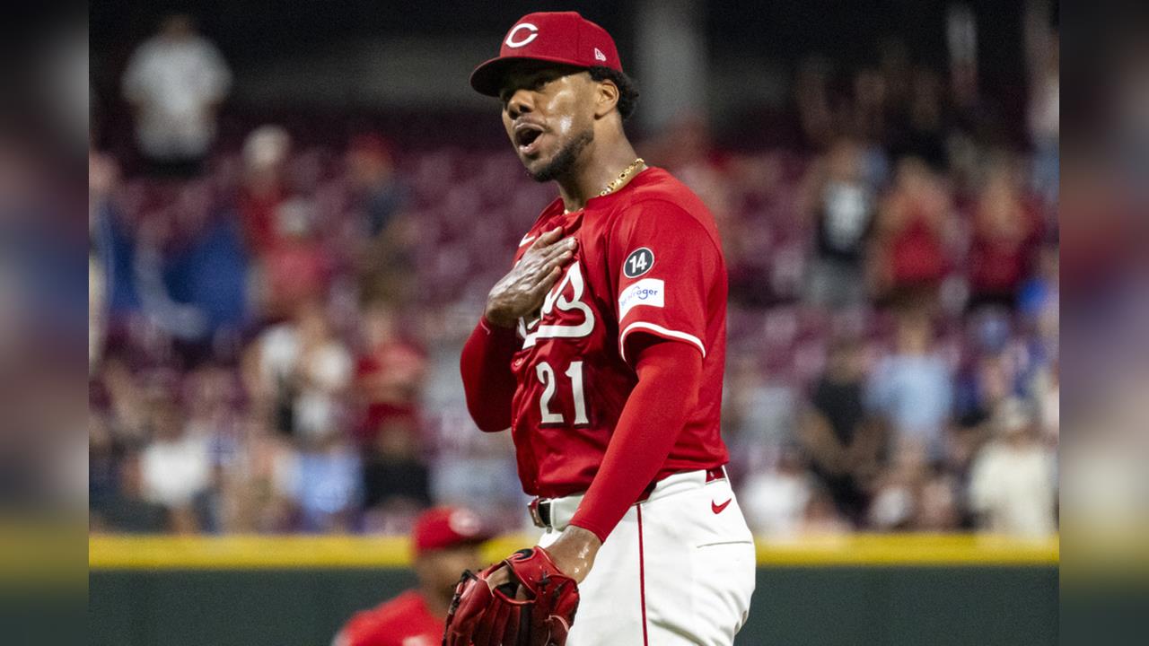 MLB(影)／僅被鈴木誠也敲出安打！紅人王牌超狂火球連發生涯首度完投完封