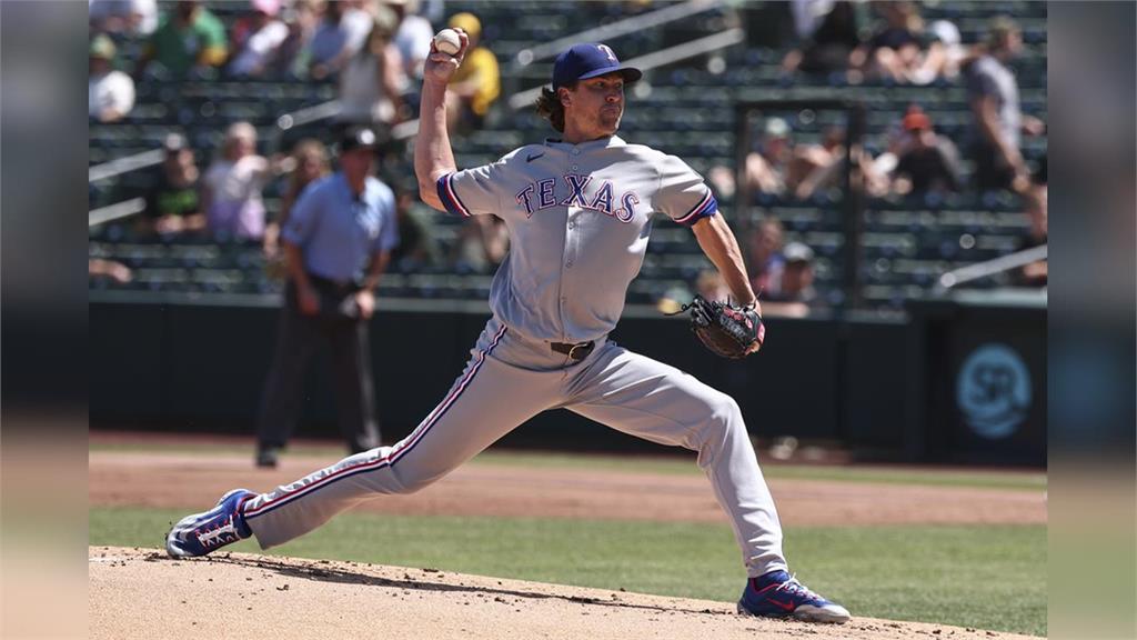 MLB(影)／王牌「地瓜」終於獲得遊騎兵火力支援！　奪下一個多月來第一場勝投