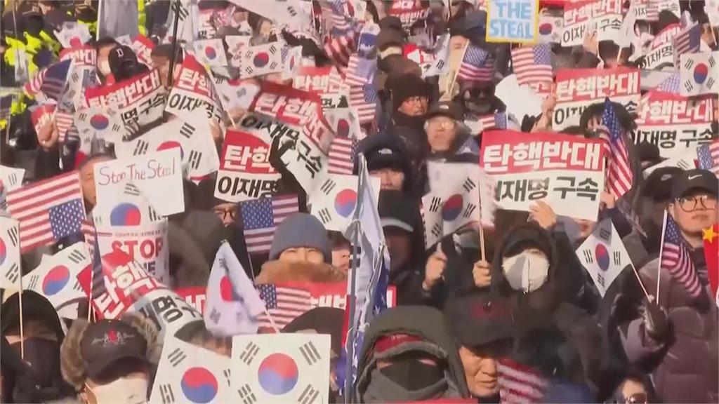 尹錫悅支持者高揮美韓國旗 盼川普救救尹錫悅