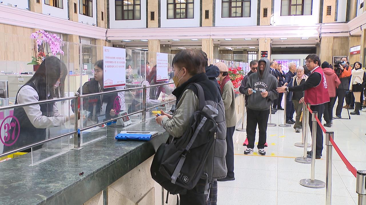 金融業年終奪冠! 公股行庫平均7至9個月 最高14個月