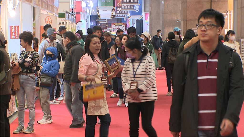 北港媽祖加持世貿年貨展　「免費生魚片」民眾大排長龍
