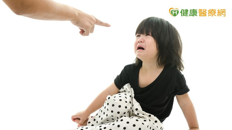 他們不是「不乖」！專家籲：教養特殊兒少的第一步從停止打罵開始