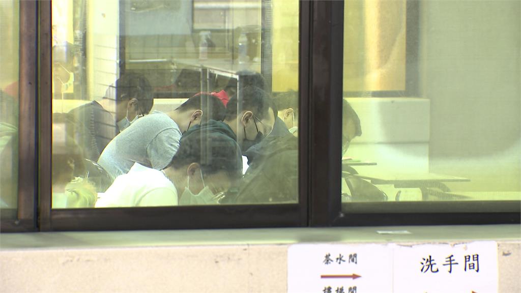 快新聞/學生確診+1248「首度破千」 308校全校停課、967校部分班級停課
