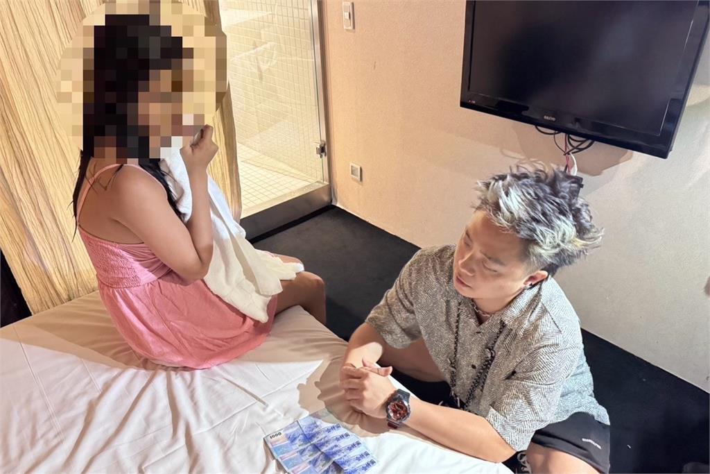 快新聞／男上加男？菲律賓1男子「假觀光真賣淫」落網　警逮2人送辦