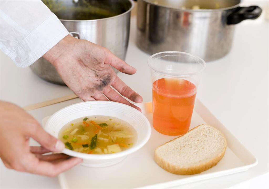 吃飯常做「這件事」?醫師揭恐怖代價:恐增9成癌症風險