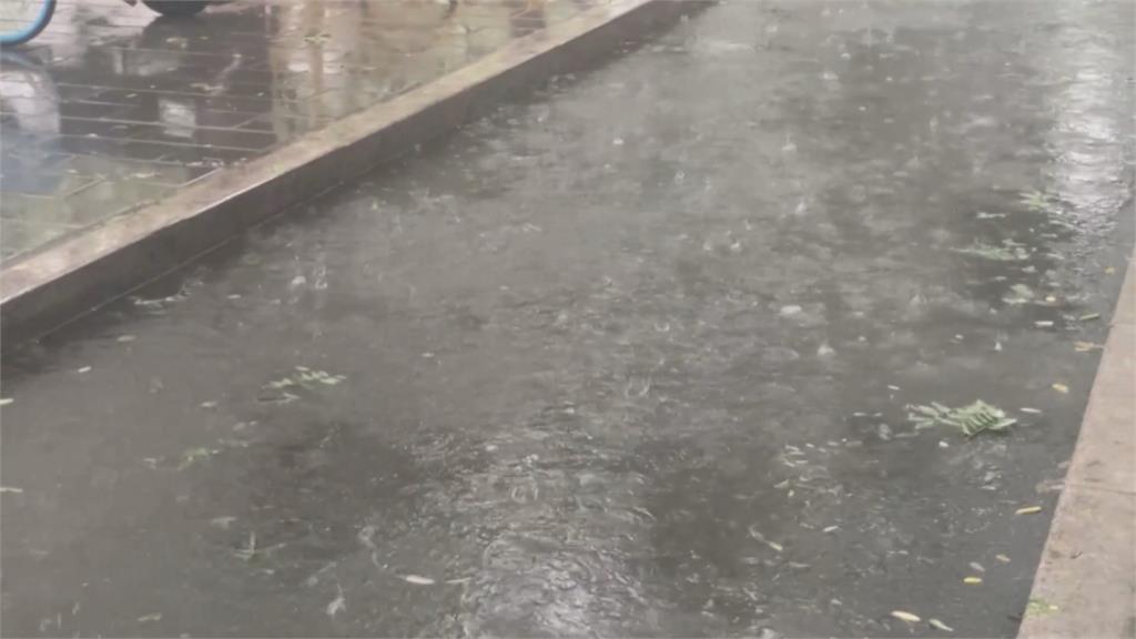 中國豪雨成災！遼寧2鎮水淹3米近140人受困　「當局無聞問」引眾怒