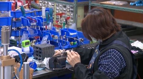 業者看壞4月製造業景氣　燈號續為低迷的黃藍燈