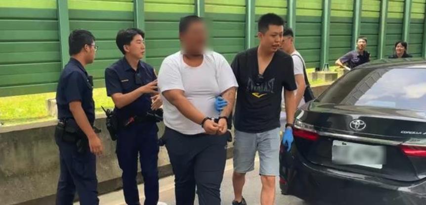 快新聞／73歲翁被車手詐騙4500萬！1嫌拒捕衝撞　遭警開槍威嚇落網