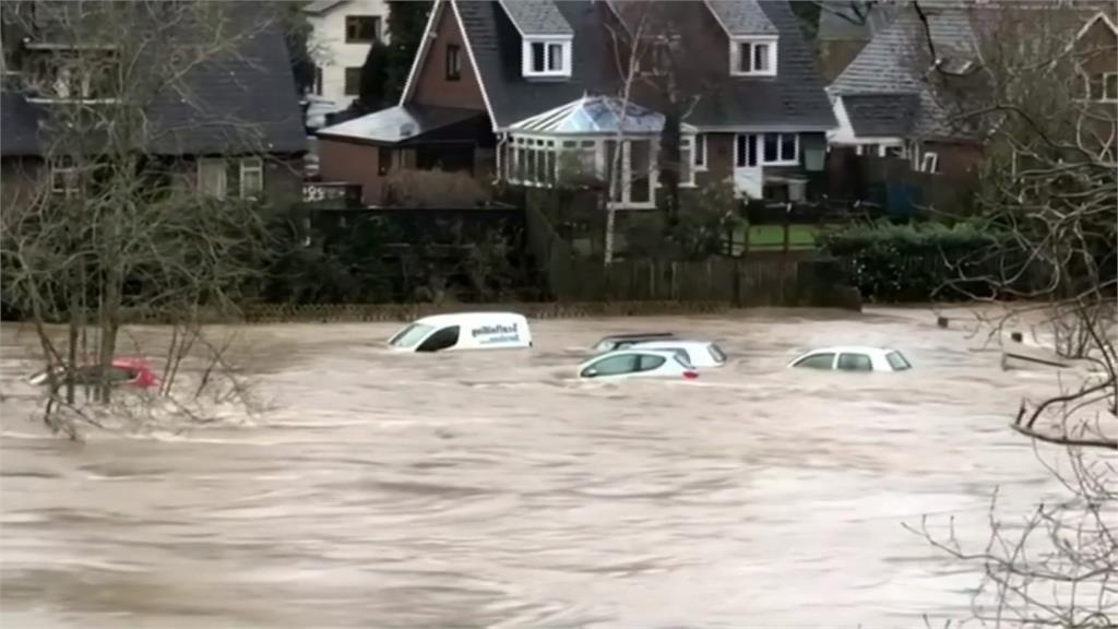 英國連日暴雨淹大水 逾7百處發布水災警報
