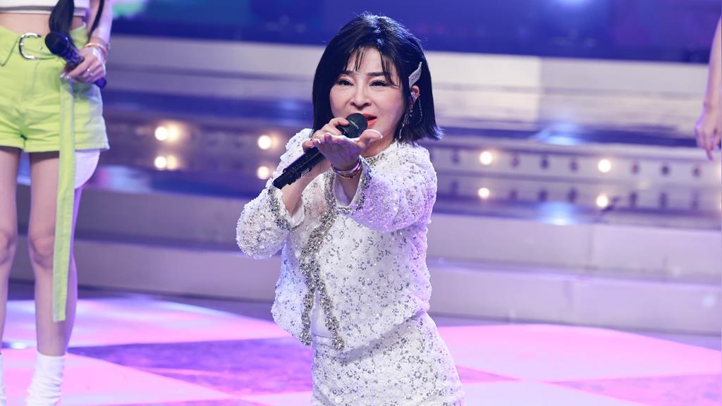 《超級冰冰Show》女星爭相搶鏡！王彩樺爆笑推擠「場面大失控」