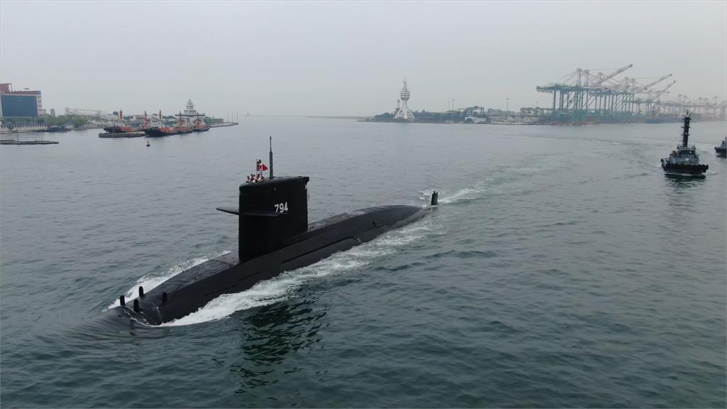 首艘國造潛艦「海鯤號」將下水　黃曙光：目標明年交船