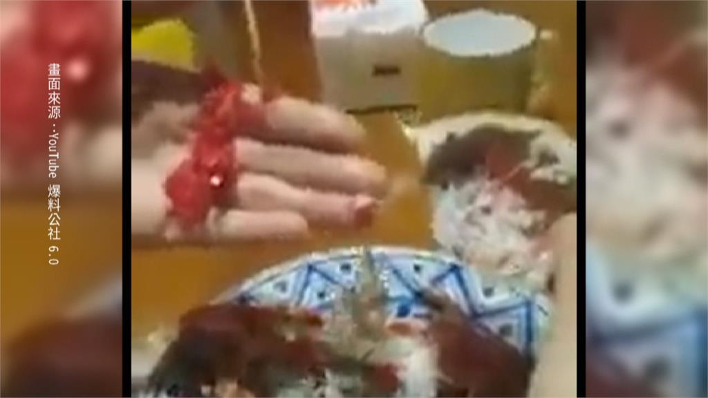 螃蟹肚裡竟藏「紅色塑膠片」專家：海洋污染太嚴重可能誤食