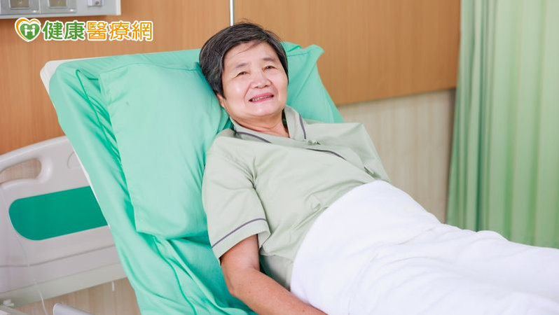72歲婦罹第三期直腸癌!一度恐切除肛門 「1治療策略」保住排便功能