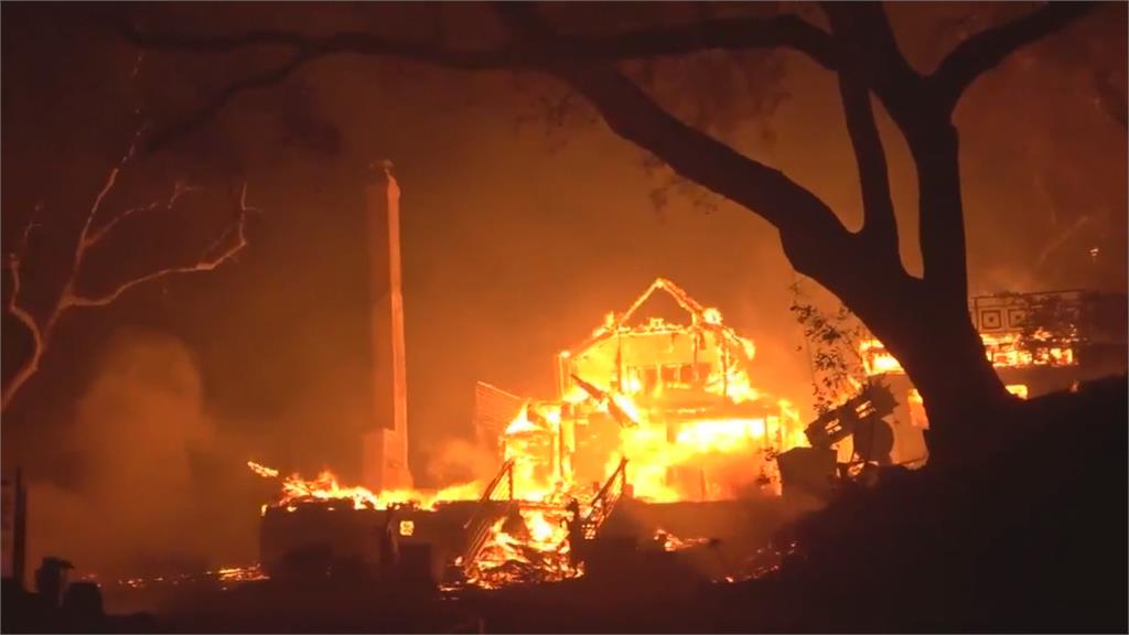 氣象變遷影響 加州野火災情慘重 燒掉半個台灣.26死.7000棟建築燒燬