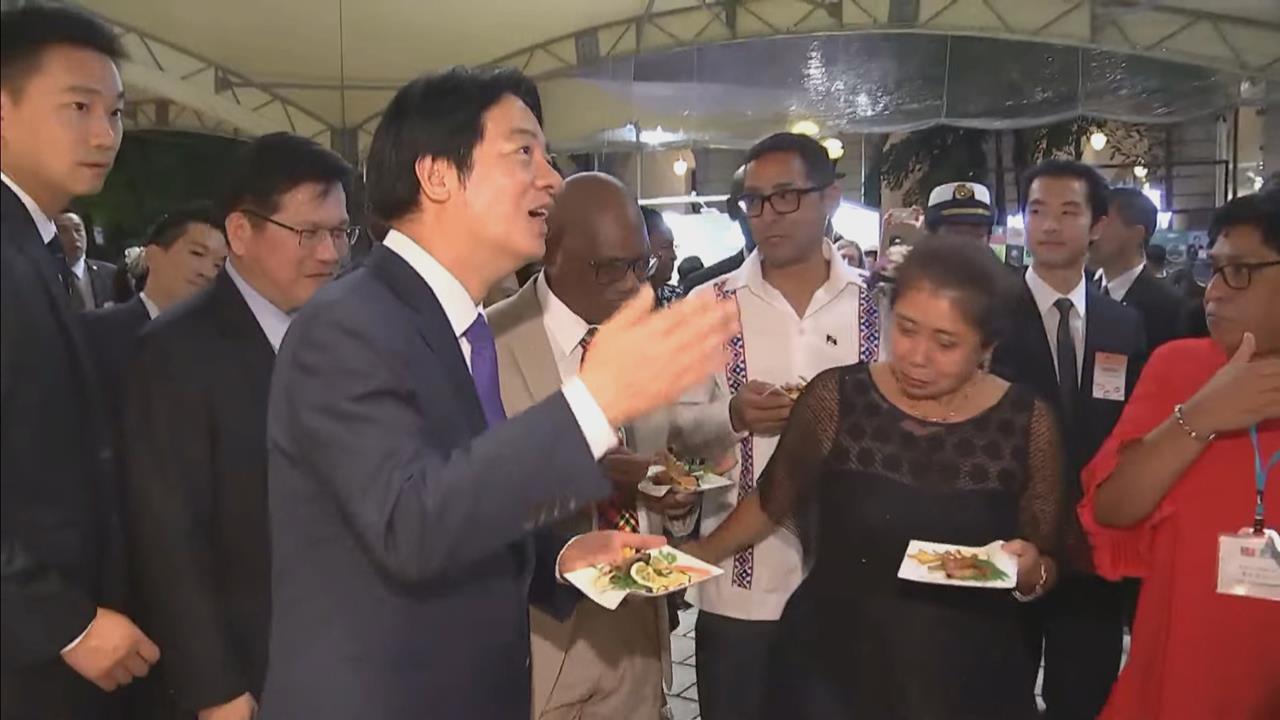 快新聞／賴清德出席國慶酒會　帶2友邦邊逛邊吃：每攤都好吃、台灣美食有特色