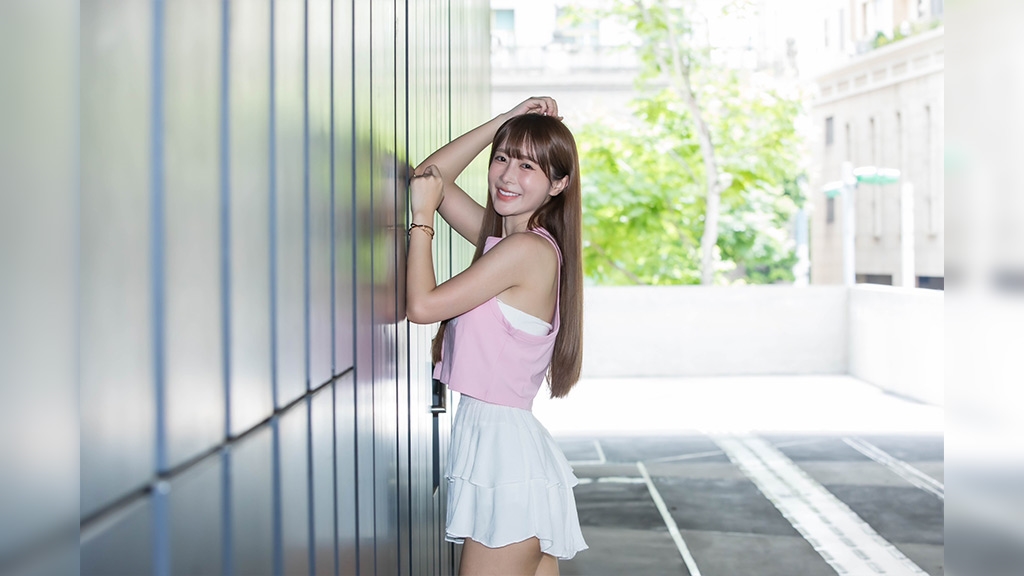 新一代啦啦隊女神是她？百萬直播主「靜靜」參戰小龍女徵選　月灑萬元學才藝