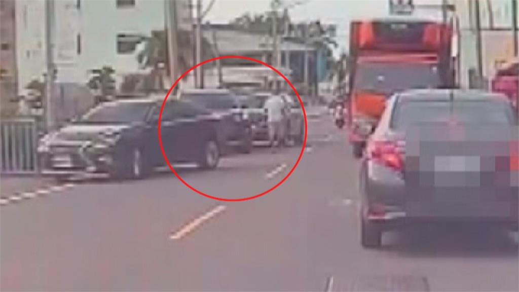 駕駛撞車神情有異還反方向離開　警一查...竟是毒品通緝犯