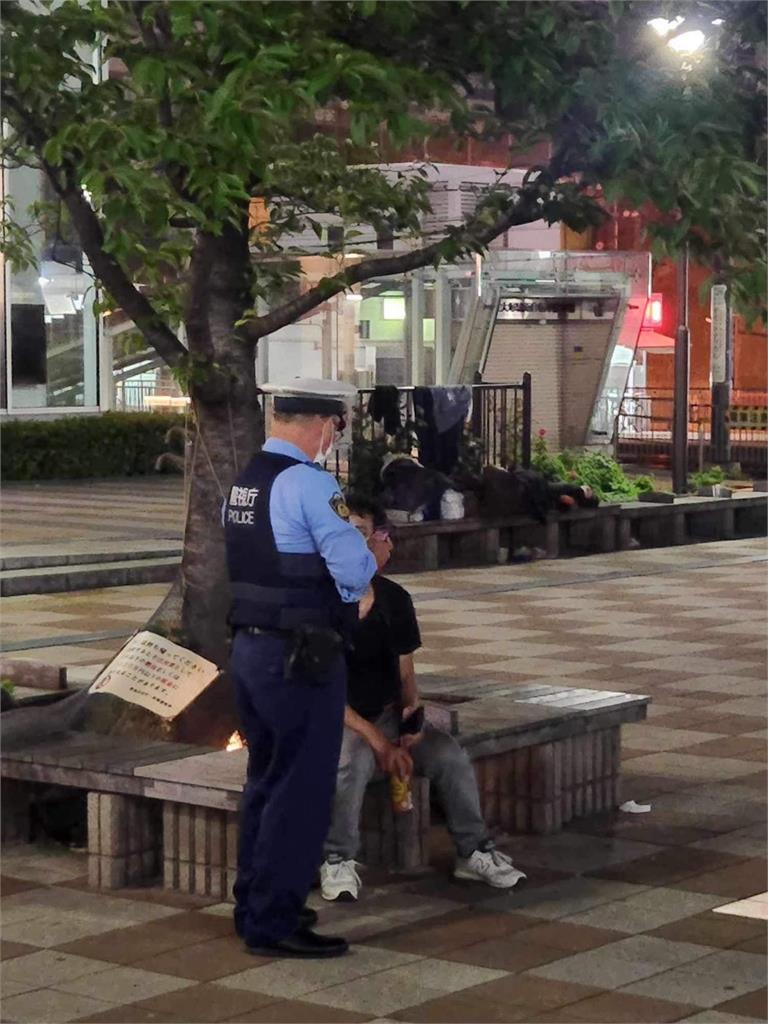 新竹最美里長遊日遭騷擾　何芝寧爆氣狠踹醉漢