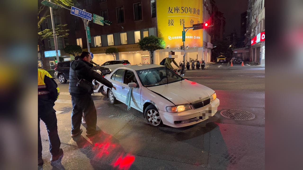 新北永和傳槍響！　男開贓車拒檢逃逸　警開四槍攔停