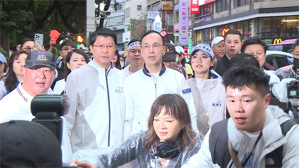 朱立倫凱道遊行後奔中正一做筆錄 支持者包圍警局抗議