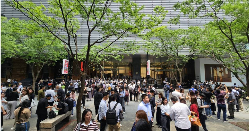 饗饗信義店火警！大批消防員衝46樓搶救疏散千人　5人受傷業者發聲致歉