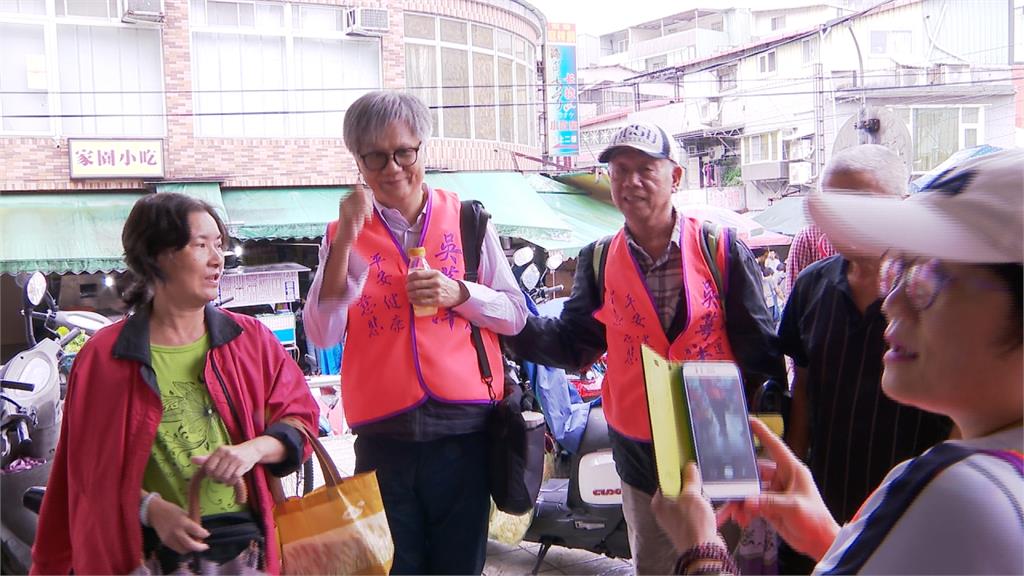 吳蕚洋掃街人氣旺 高歌《愛江山更愛美人》
