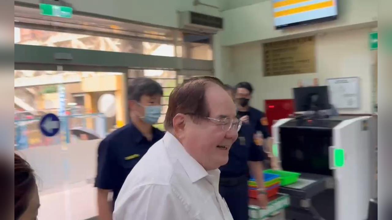 快新聞／國民黨副主席李乾龍被傳喚了！與文傳會尹乃菁赴新北檢　理由曝光