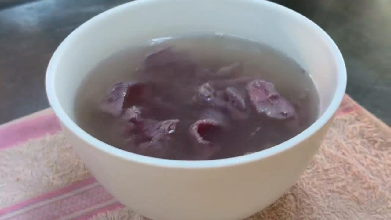 王定宇化身外送員！台南新鮮牛肉湯直送台北　沈伯洋直播現場秒變「吃播」